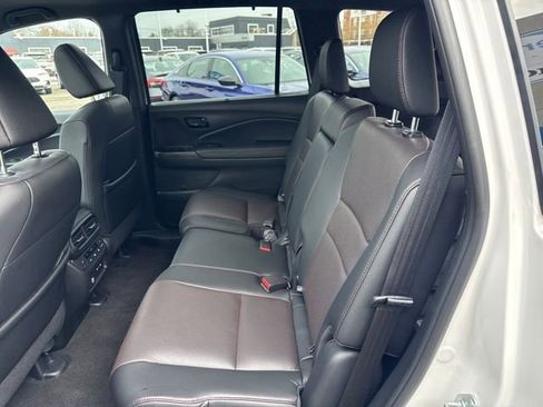 Used 2025 Honda Passport Black Edition image 14