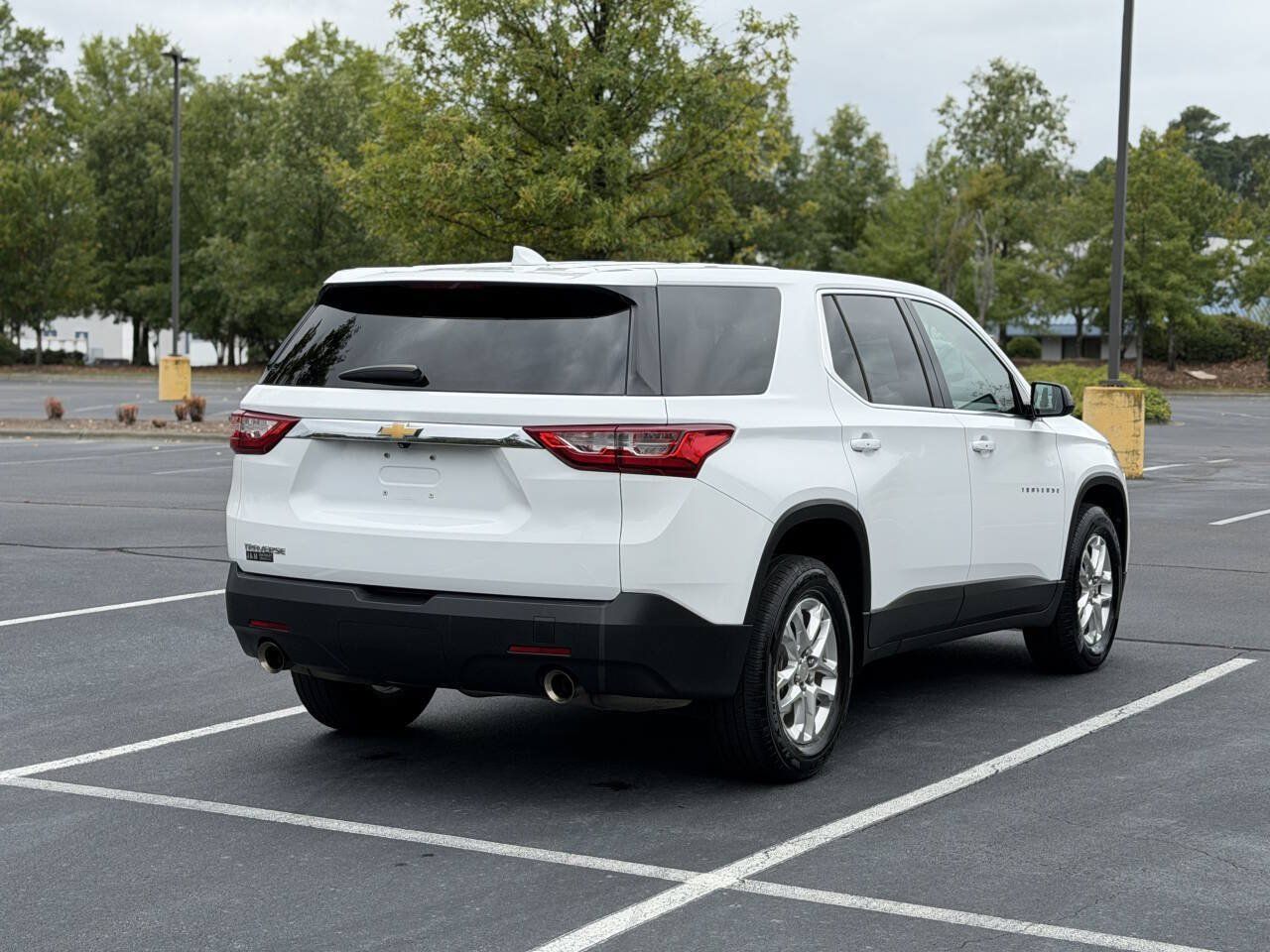 Used 2020 Chevrolet Traverse LS FWD image 7