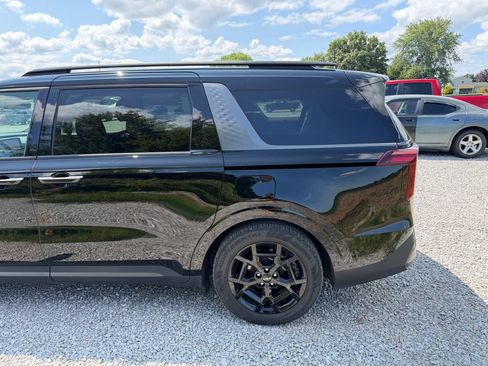 Used 2025 Kia Carnival SX Prestige FWD image 28