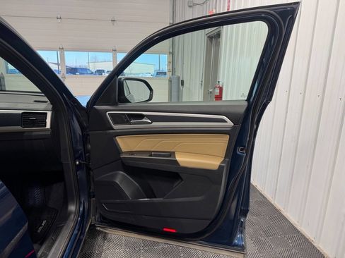 Used 2022 Volkswagen Atlas Cross Sport SE image 14