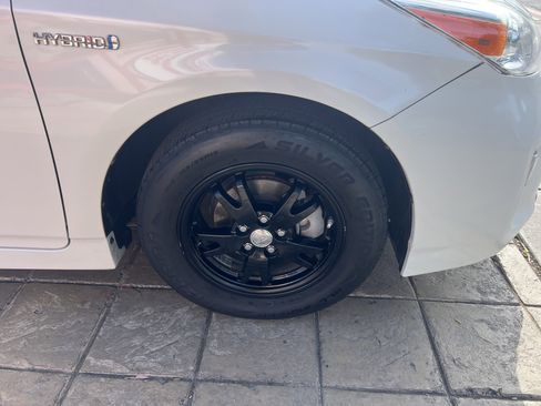 Used 2013 Toyota Prius Two image 9