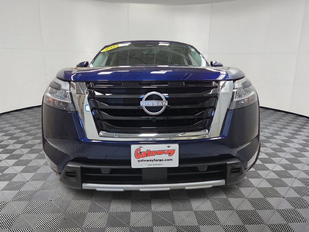 Used 2024 Nissan Pathfinder Platinum AWD/4WD image 5