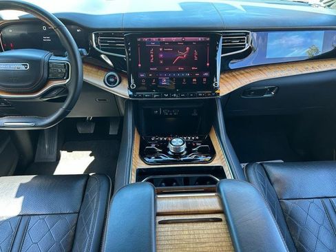 Used 2023 Jeep Grand Wagoneer L Series III AWD/4WD image 11