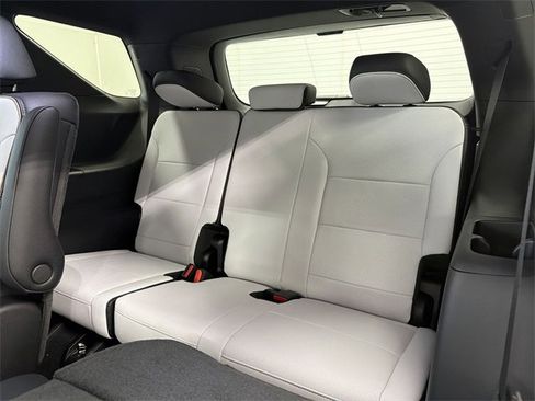 New 2026 Chevrolet Traverse High Country image 18