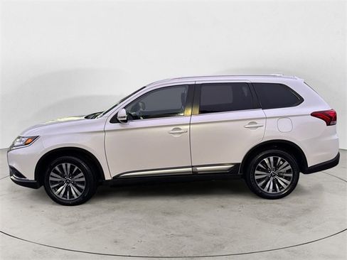 Used 2020 Mitsubishi Outlander SEL image 2