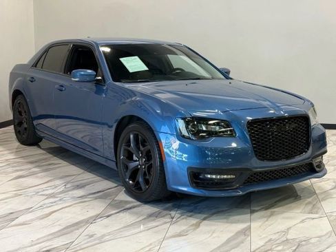 Used 2022 Chrysler 300 Touring L w/ Safetytec Plus Group image 4