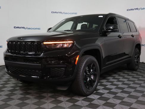 New 2025 Jeep Grand Cherokee L Altitude image 13