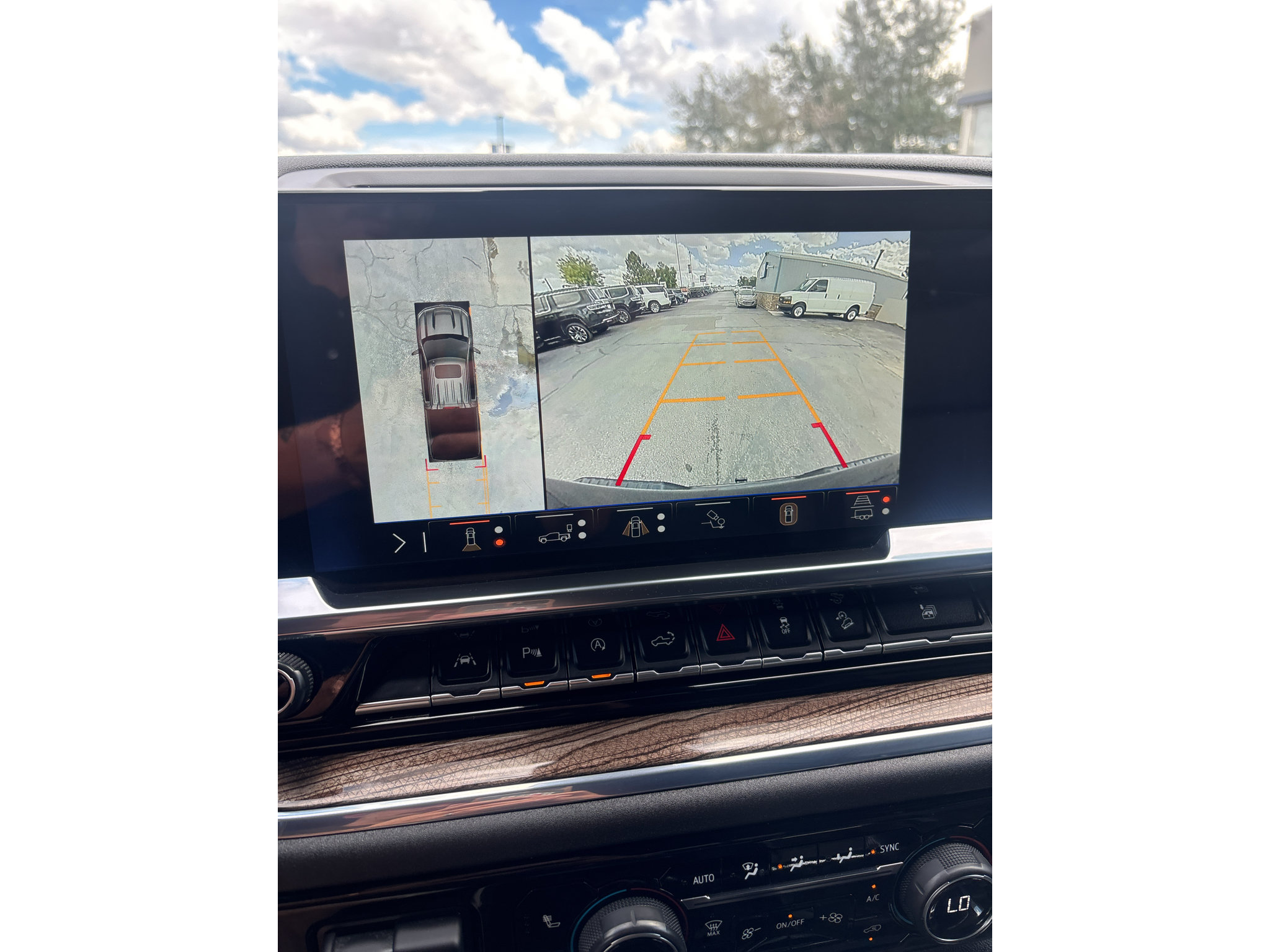 Used 2024 Chevrolet Silverado 1500 RST AWD/4WD image 18