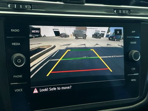 Used 2019 Volkswagen Tiguan SE FWD image 20