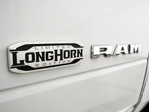 Used 2022 RAM 3500 Limited AWD/4WD image 10