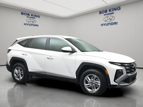 New 2026 Hyundai Tucson SE AWD/4WD image 2