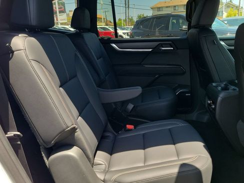 Used 2026 GMC Acadia Elevation w/ Elevation Premium Package FWD image 27