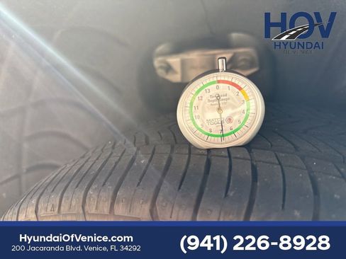 Used 2022 Hyundai Santa Cruz SEL Premium image 18