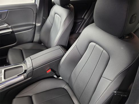 Certified 2025 Mercedes-Benz GLA 250 image 11