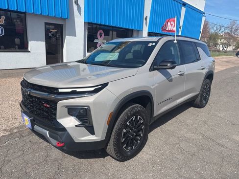 New 2026 Chevrolet Traverse Z71 w/ Enhanced Driving Package AWD/4WD image 2