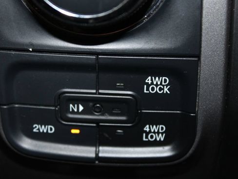 Used 2024 RAM 1500 Classic SLT AWD/4WD image 42