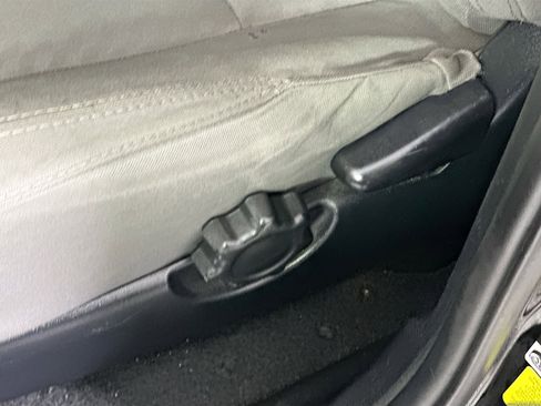 Used 2022 Toyota Tacoma SR image 13