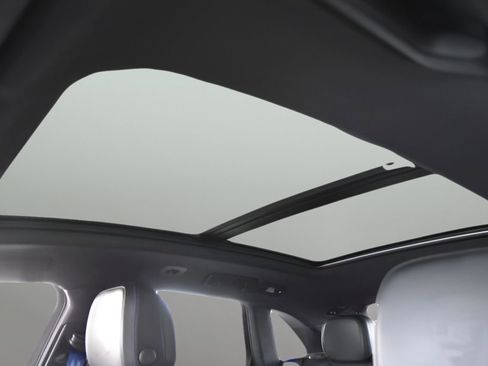 Used 2022 Porsche Macan image 24