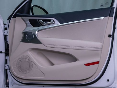 New 2026 Genesis G70 2.5T Prestige image 9