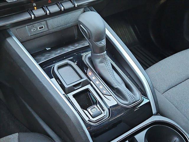Used 2024 Chevrolet Colorado W/T w/ WT Convenience Package RWD image 12
