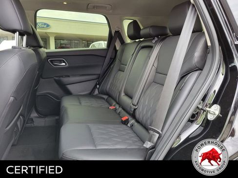 Used 2025 Nissan Rogue Platinum image 17