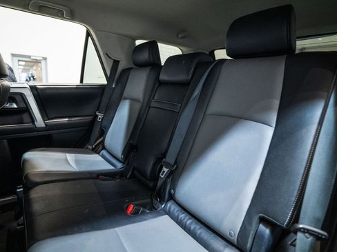 Certified 2019 Toyota 4Runner SR5 Premium image 31