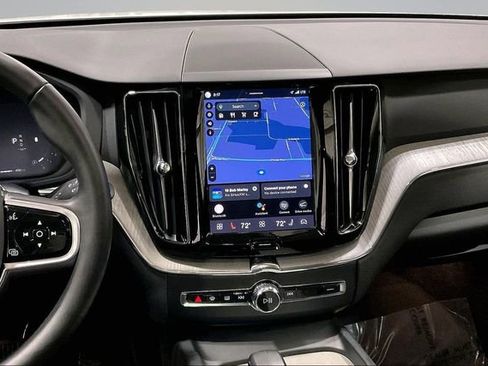 Certified 2025 Volvo XC60 B5 Plus image 9