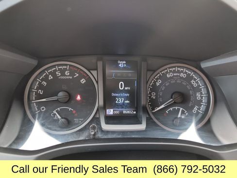 Used 2022 Toyota Tacoma TRD Off-Road image 19