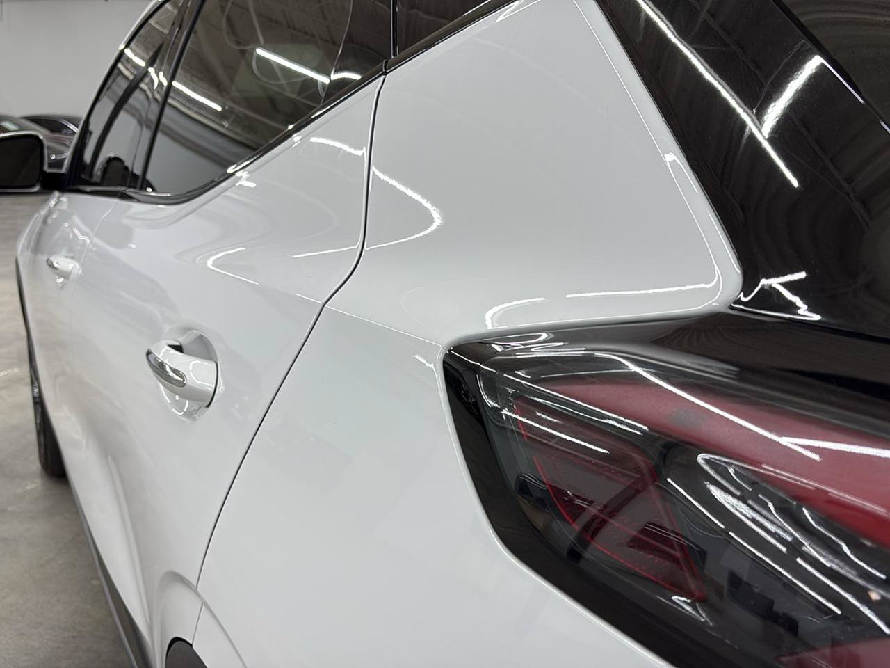 Used 2023 Chevrolet Bolt EUV Premier FWD image 11