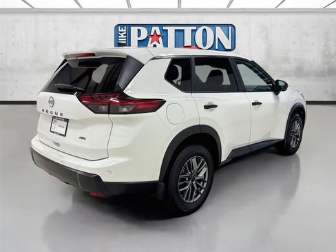 Used 2024 Nissan Rogue S AWD/4WD image 7