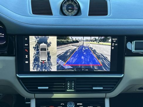 Used 2023 Porsche Cayenne GTS image 21