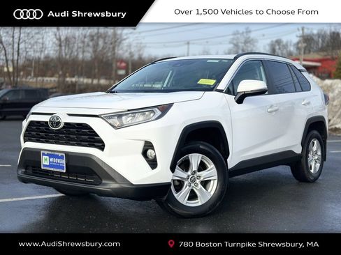 Used 2020 Toyota RAV4 XLE image 1