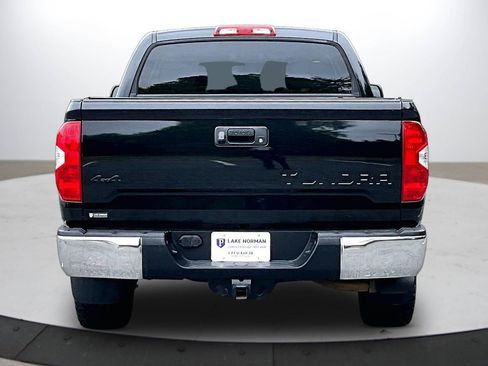 Used 2018 Toyota Tundra SR5 w/ SR5 Upgrade Package AWD/4WD image 8