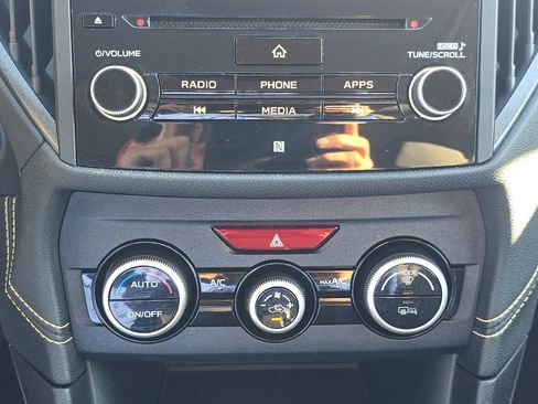 Used 2022 Subaru Crosstrek 2.5i Sport w/ Moonroof Package image 19