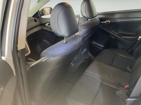 Used 2009 Pontiac Vibe GT FWD image 30