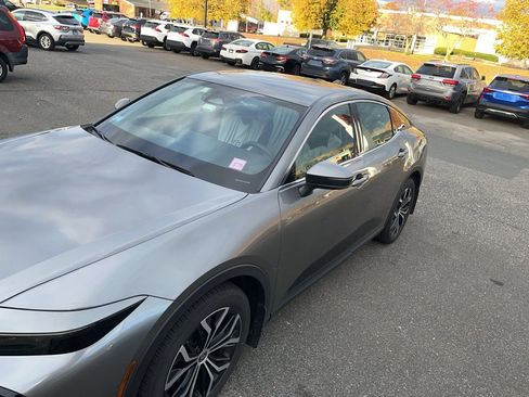 New 2023 Toyota Crown XLE image 4