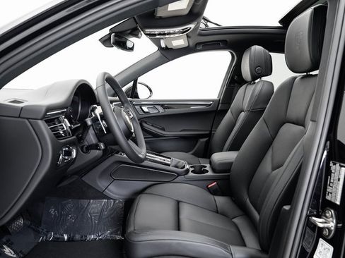 New 2025 Porsche Macan image 6