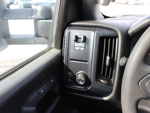 Used 2015 Chevrolet Silverado 2500 W/T AWD/4WD image 7