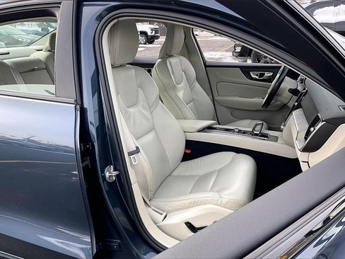 Used 2024 Volvo S60 B5 Plus image 6