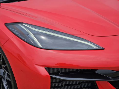 Used 2024 Chevrolet Corvette Z06 RWD image 10