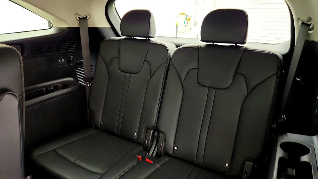 Used 2025 Kia Sorento EX AWD/4WD image 21