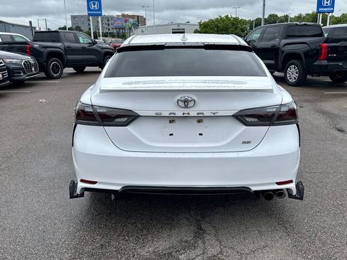 Used 2019 Toyota Camry SE FWD image 6
