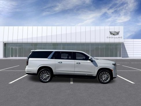 Certified 2023 Cadillac Escalade ESV Premium Luxury AWD/4WD image 2