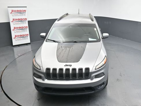 Used 2015 Jeep Cherokee Latitude AWD/4WD image 11