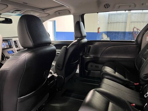 Used 2015 Toyota Sienna SE image 16