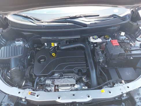 Used 2025 Chevrolet Equinox ACTIV w/ Safety and Technology Package FWD image 27