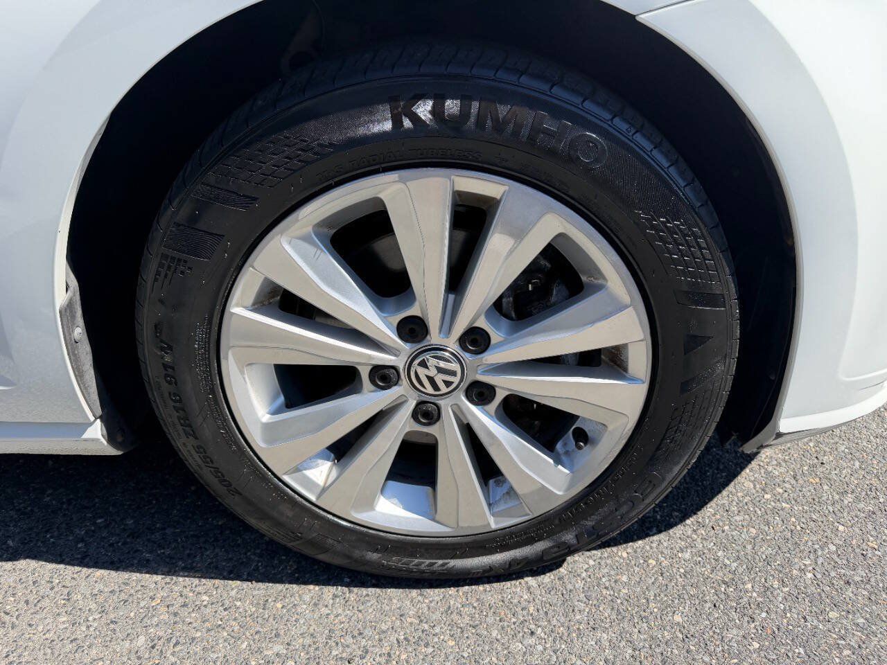 Used 2018 Volkswagen Golf SE FWD image 14