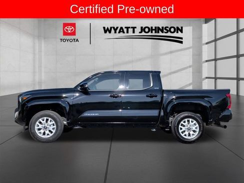 Used 2025 Toyota Tacoma SR5 AWD/4WD image 2