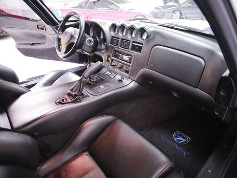 Used 1996 Dodge Viper GTS RWD image 17