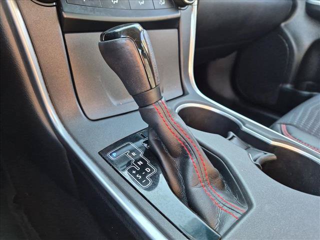 Used 2015 Toyota Camry SE w/ Moonroof Package FWD image 12